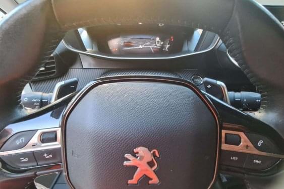 PEUGEOT 2008 1.2i 130cv. EAT8  (AUTOM) ALLURE PACK 2021 de segunda mano