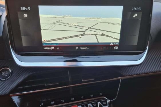 PEUGEOT 2008 1.2i 130cv. EAT8  (AUTOM) ALLURE PACK 2021 de segunda mano