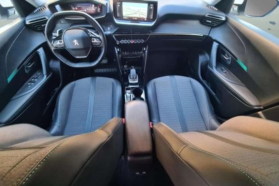 PEUGEOT 2008 1.2i 130cv. EAT8  (AUTOM) ALLURE PACK 2021 de segunda mano