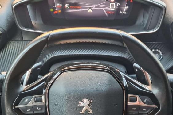 PEUGEOT 2008 1.2i 130cv. EAT8  (AUTOM) ALLURE PACK 2021 de segunda mano