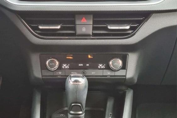 SKODA KAMIQ 1.0 TSI 110cv. DSG Ambition 2021 de segunda mano