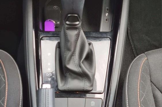 SKODA KAMIQ 1.0 TSI 110cv. DSG Ambition 2021 de segunda mano