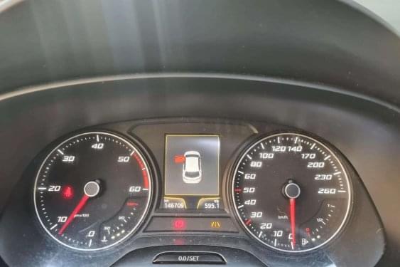 SEAT LEÓN 1.6 TDI 105cv. i-TECH 2014 de segunda mano