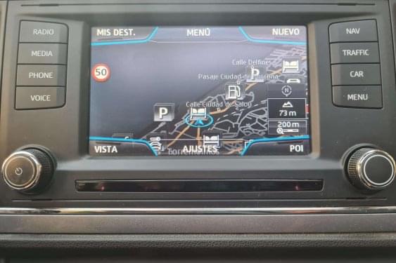 SEAT LEÓN 1.6 TDI 105cv. i-TECH 2014 de segunda mano