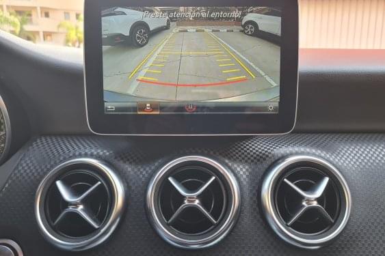 MERCEDES CLASE A A200d 136cv. AUTOMÁTICO 2017 de segunda mano