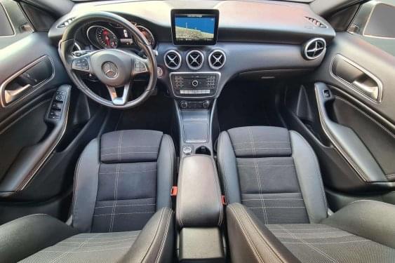 MERCEDES CLASE A A200d 136cv. AUTOMÁTICO 2017 de segunda mano