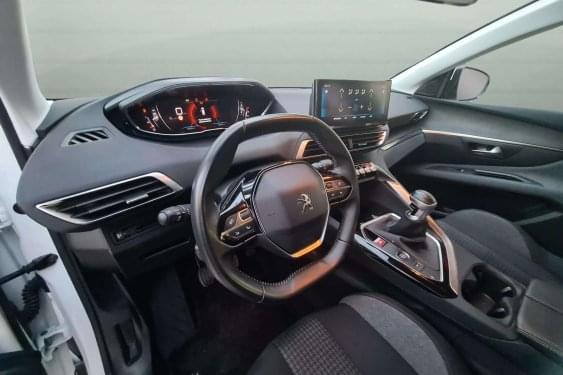 PEUGEOT 3008 1.5 BlueHDI 130cv. ACTIVE PACK 2021 de segunda mano