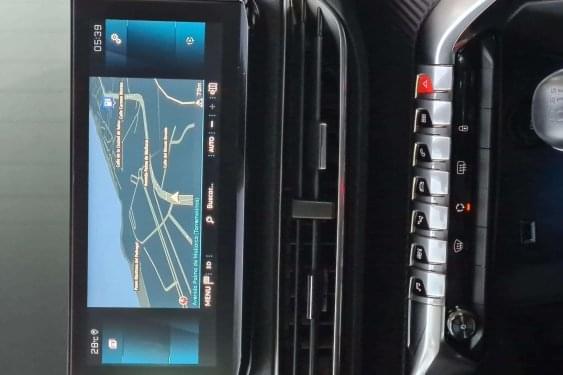 PEUGEOT 3008 1.5 BlueHDI 130cv. ACTIVE PACK 2021 de segunda mano