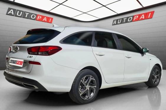 HYUNDAI I30 CW 1.0 TGDI 120cv. 48V HÍBRIDO 2021 de segunda mano