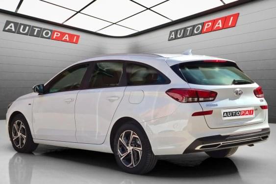 HYUNDAI I30 CW 1.0 TGDI 120cv. 48V HÍBRIDO 2021 de segunda mano