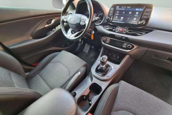 HYUNDAI I30 CW 1.0 TGDI 120cv. 48V HÍBRIDO 2021 de segunda mano