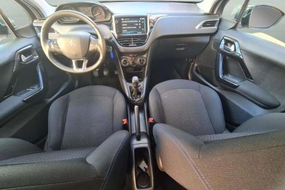 PEUGEOT 208 1.2i 82cv. STYLE 5p. 2018 de segunda mano
