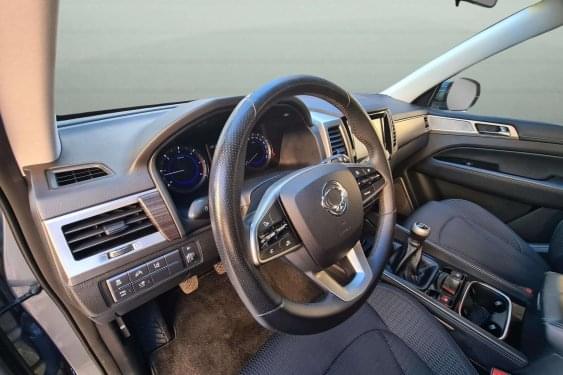 SSANGYONG REXTON D22TR 181cv. 4X2 5 plazas LINE 2018 de segunda mano