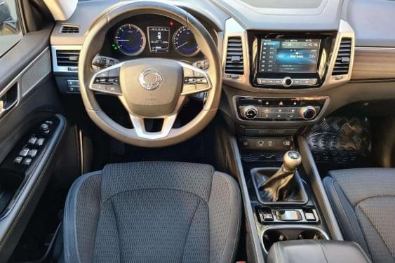 SSANGYONG REXTON D22TR 181cv. 4X2 5 plazas LINE 2018 de segunda mano