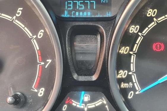 FORD FIESTA 1.25 82cv. TREND 2013 de segunda mano