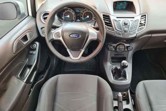 FORD FIESTA 1.25 82cv. TREND 2013 de segunda mano