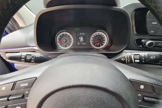 HYUNDAI I20 1.2 MPI 83cv. ESSENCE 2021 de segunda mano