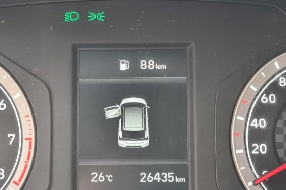 HYUNDAI I20 1.2 MPI 83cv. ESSENCE 2021 de segunda mano