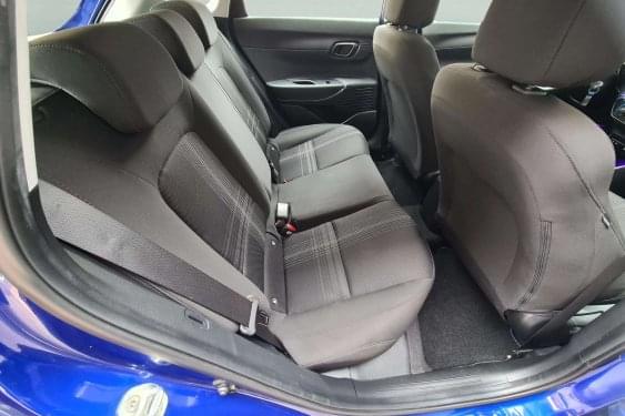 HYUNDAI I20 1.2 MPI 83cv. ESSENCE 2021 de segunda mano