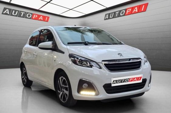 PEUGEOT 108 1.2i 82cv. ALLURE 2016 de segunda mano