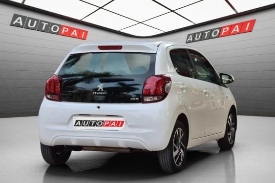 PEUGEOT 108 1.2i 82cv. ALLURE 2016 de segunda mano