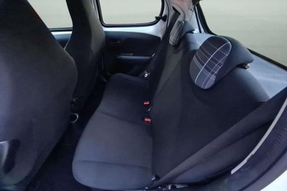 PEUGEOT 108 1.2i 82cv. ALLURE 2016 de segunda mano