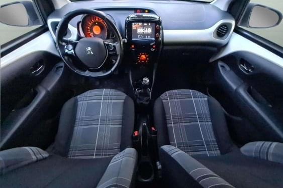 PEUGEOT 108 1.2i 82cv. ALLURE 2016 de segunda mano