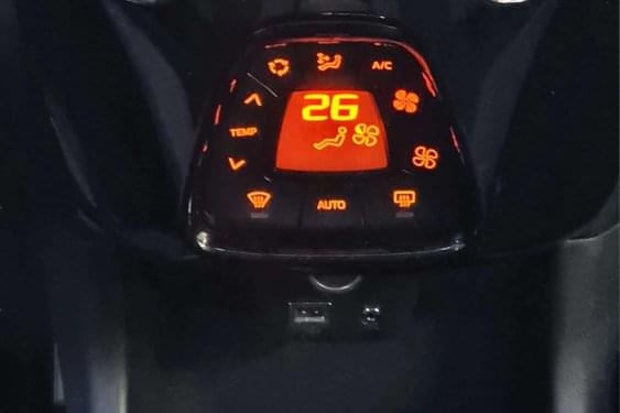 PEUGEOT 108 1.2i 82cv. ALLURE 2016 de segunda mano