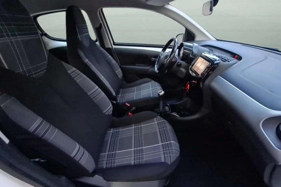 PEUGEOT 108 1.2i 82cv. ALLURE 2016 de segunda mano