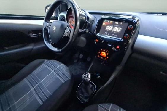 PEUGEOT 108 1.2i 82cv. ALLURE 2016 de segunda mano