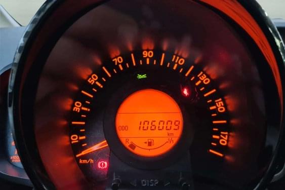 PEUGEOT 108 1.2i 82cv. ALLURE 2016 de segunda mano