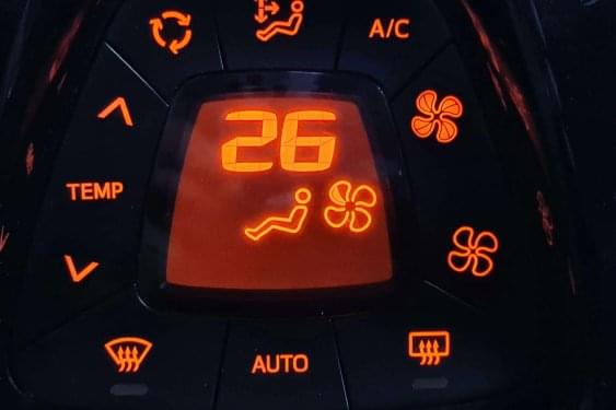 PEUGEOT 108 1.2i 82cv. ALLURE 2016 de segunda mano