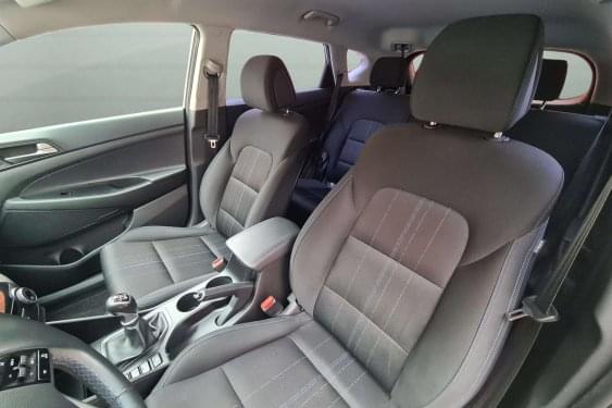 HYUNDAI TUCSON 1.6I 130CV GRIS DORADO 2018 de segunda mano