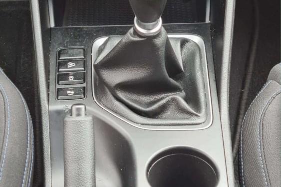 HYUNDAI TUCSON 1.6I 130CV GRIS DORADO 2018 de segunda mano