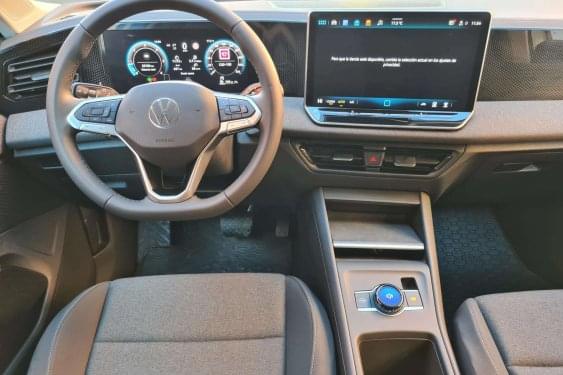 VOLKSWAGEN TIGUAN 2.0 TDI 150cv. DSG LIVE 2025 de segunda mano