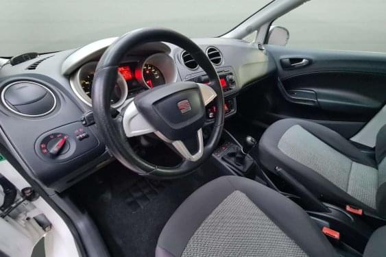 SEAT IBIZA 1.6 TDI 105cv. STYLE 2010 de segunda mano