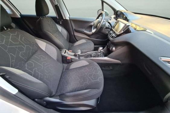 PEUGEOT 2008 1.6 BlueHDI 100cv. STYLE 2017 de segunda mano