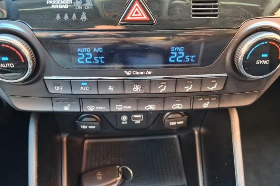 HYUNDAI TUCSON 1.7CRDI 115cv. KLASS NAVI & techo 2016 de segunda mano