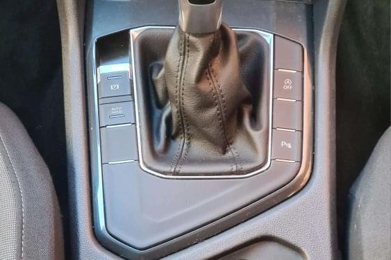 VOLKSWAGEN TIGUAN 2.0TDI 150CV LIFE SPORT 2021 de segunda mano