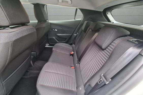 PEUGEOT 2008 1.5 BlueHDI 110cv. ACTIVE 2021 de segunda mano