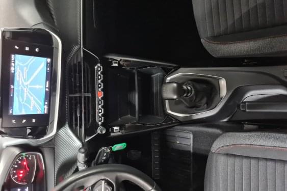 PEUGEOT 2008 1.5 BlueHDI 110cv. ACTIVE 2021 de segunda mano