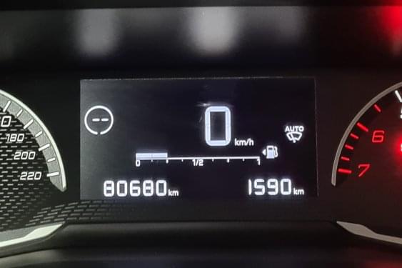 PEUGEOT 2008 1.5 BlueHDI 110cv. ACTIVE 2021 de segunda mano