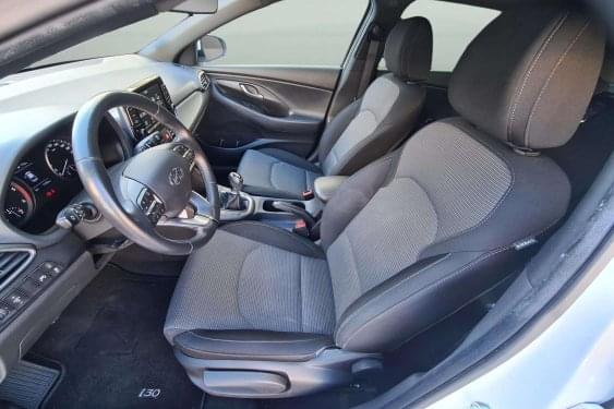 HYUNDAI I30 1.6 crdi 95cv. KLASS 5 puertas 2021 de segunda mano