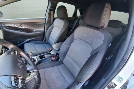 HYUNDAI I30 1.6 crdi 95cv. KLASS 5 puertas 2021 de segunda mano