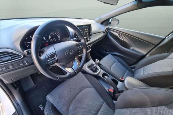 HYUNDAI I30 1.6 crdi 95cv. KLASS 5 puertas 2021 de segunda mano