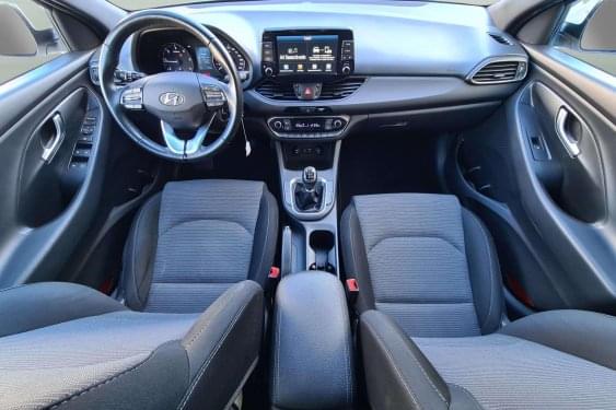 HYUNDAI I30 1.6 crdi 95cv. KLASS 5 puertas 2021 de segunda mano