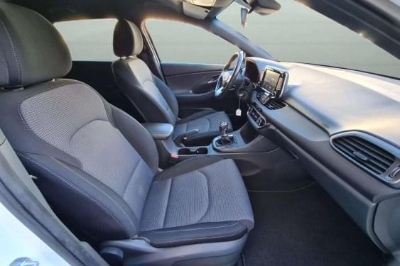 HYUNDAI I30 1.6 crdi 95cv. KLASS 5 puertas 2021 de segunda mano