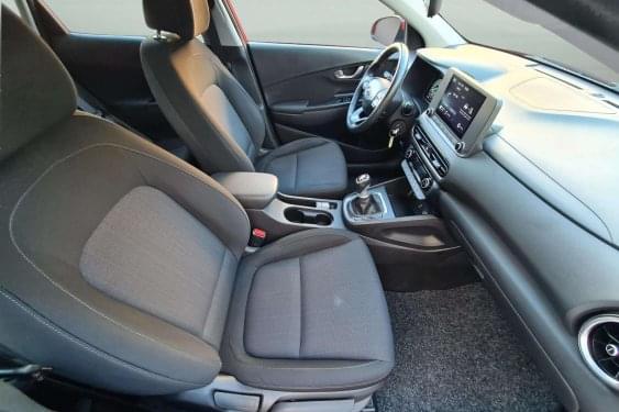 HYUNDAI KONA 1.0 TGDI 120cv. 48V KLASS HÍBRIDO 2022 de segunda mano