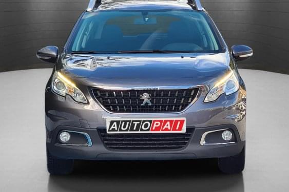 PEUGEOT 2008 1.2i 110cv. ACTIVE PACK NAVI 2016 de segunda mano
