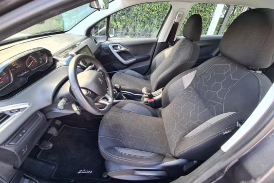 PEUGEOT 2008 1.2i 110cv. ACTIVE PACK NAVI 2016 de segunda mano